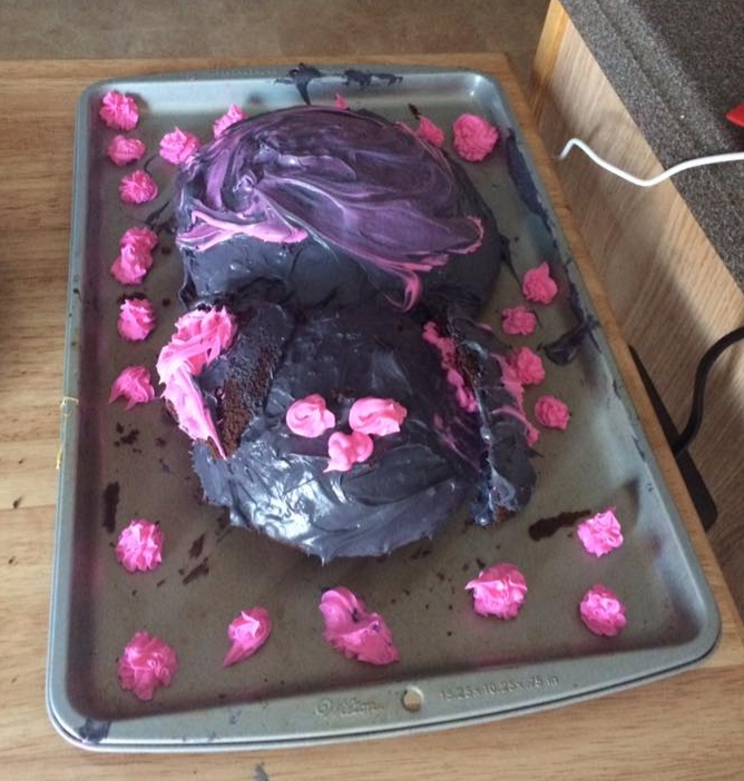 This image has an empty alt attribute; its file name is cakerat.jpg